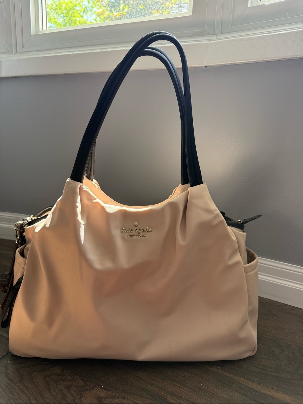 kate spade beige shoulder tote with black handles